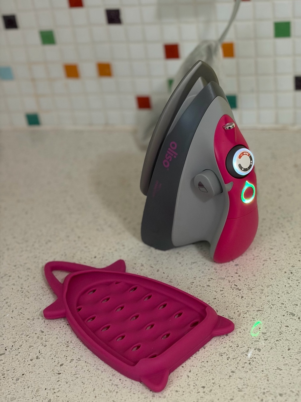 New open box Oliso M3 Pro mini steam iron in raspberry, tested, works!